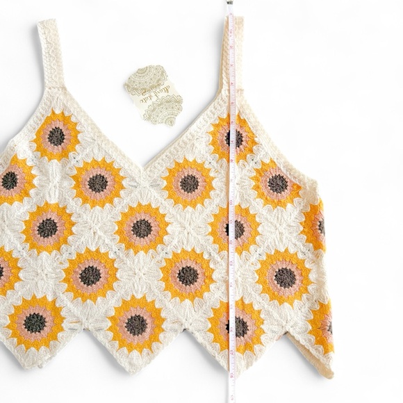 NEW Altar’d State Sunflower Crochet Granny Square Cropped Tank Top Womens S - Picture 7 of 11